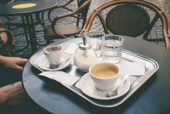 Du café contre les chutes chez les séniors ?